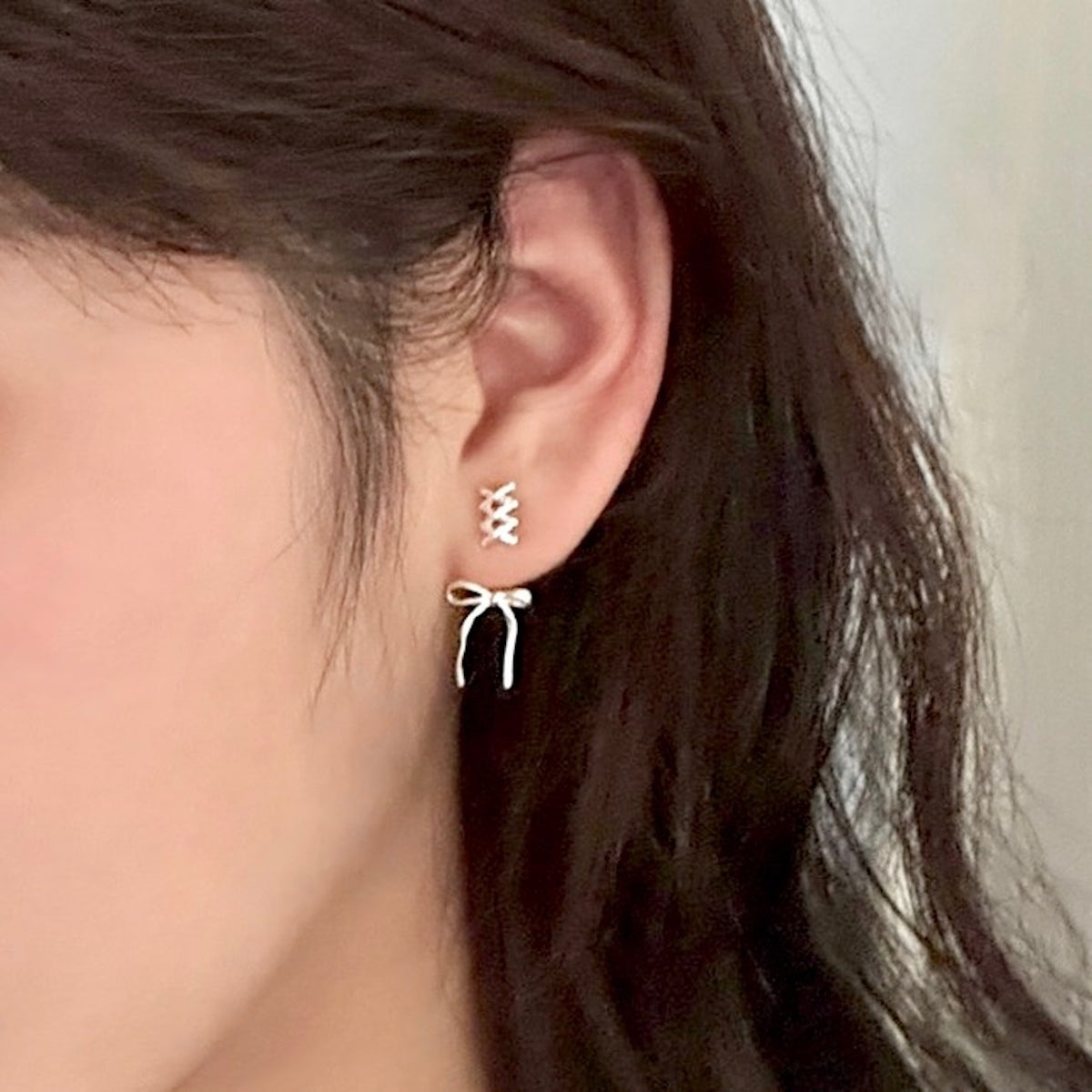 BALENCIAGA シューレースリボン型ピアス BALENCIAGA シューレースリボン型ピアス