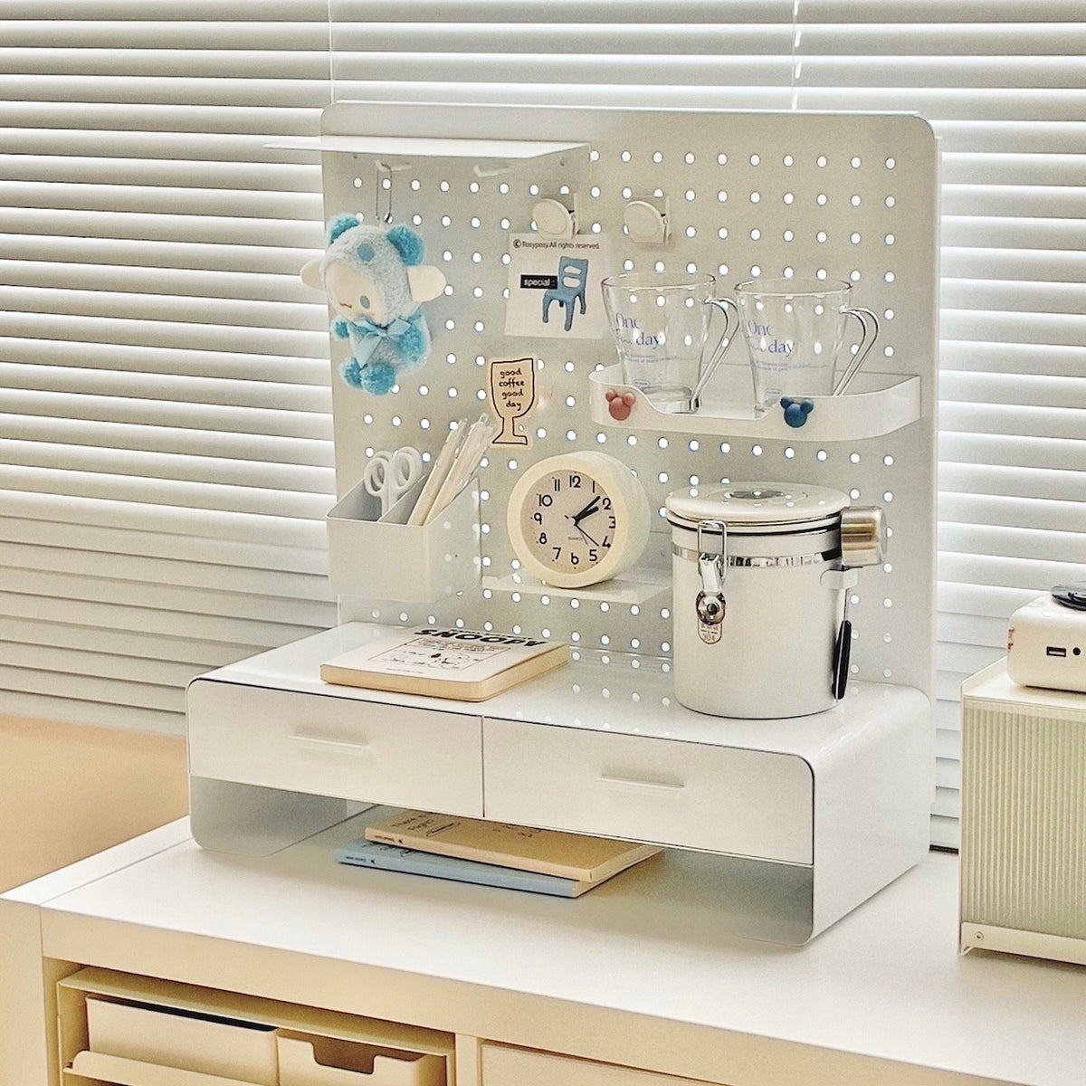有孔ボード Ikea 卓上 収納 IKEAの有孔ボード SK DIS スコーディス 