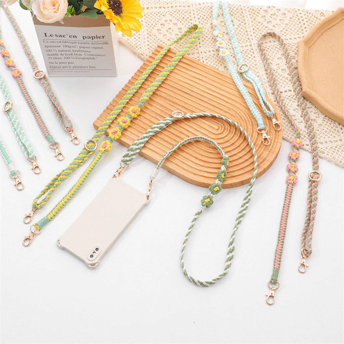 花と揺らす」小花のナイロンストラップ – gaacal