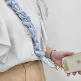 「ふんわり華やぐ」シュシュ風スマホストラップ（斜めがけタイプ）