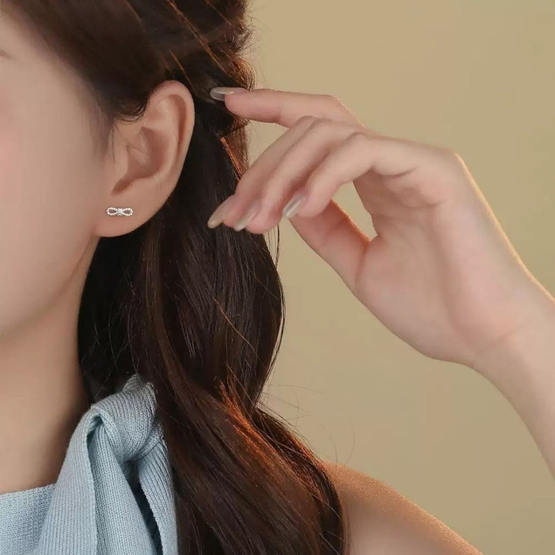 「ツイストリボン」シルバーピアス