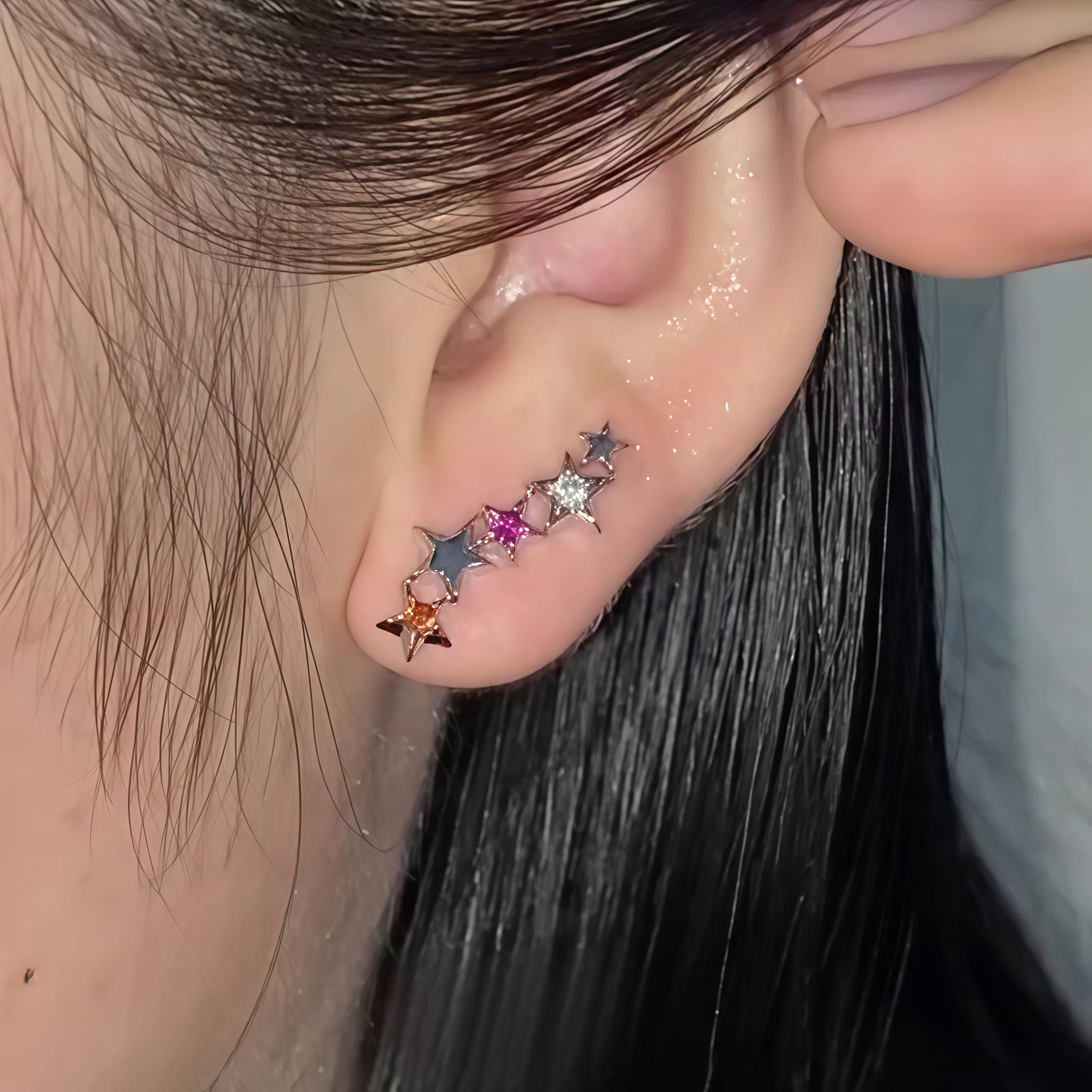 ✿美品✿スターラインイヤリングピアス(両耳) きらめく星で、耳元にときめきを。」 耳元を彩るスターラインピアス