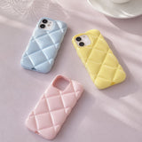 p00709 「SNSで大バズり」ぷっくり丸み キルティング iPhoneケースiPhone17 16 15 商品画像 08