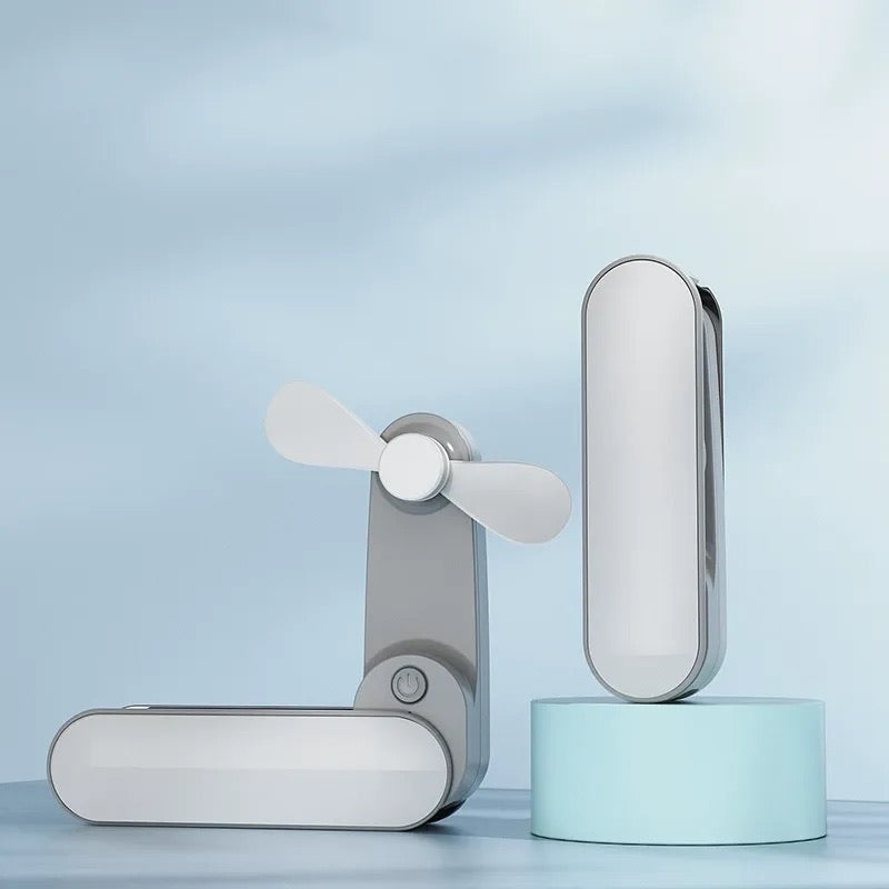 「そよ風も、充電も」ミニ扇風機付きモバイルバッテリー