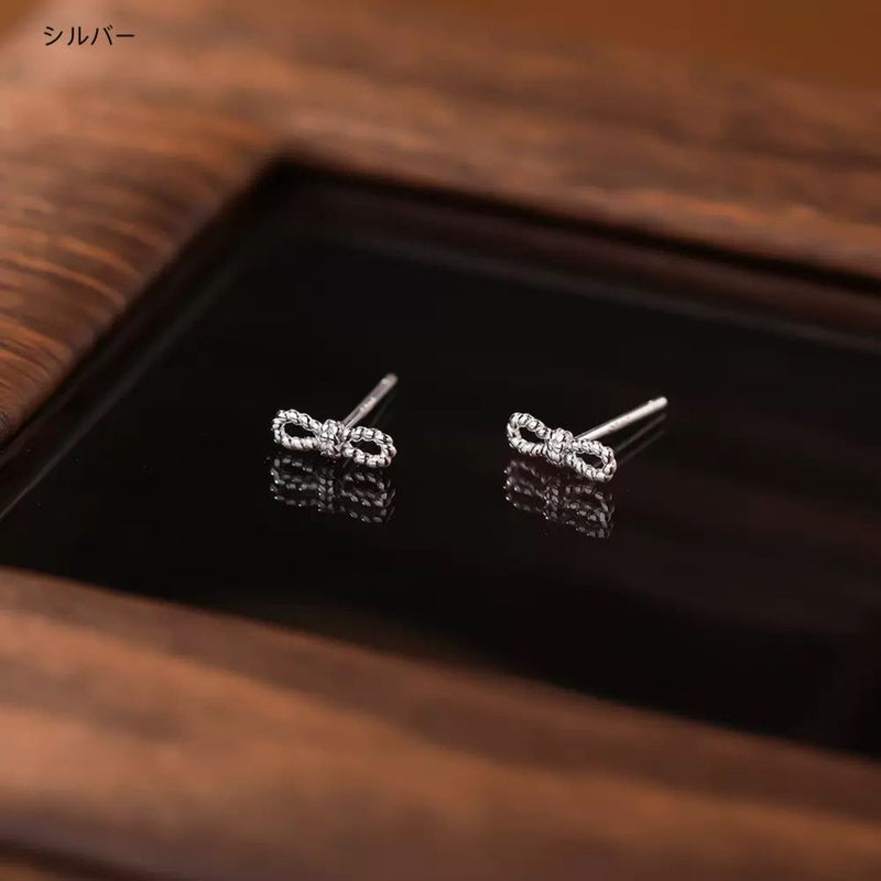 「ツイストリボン」シルバーピアス