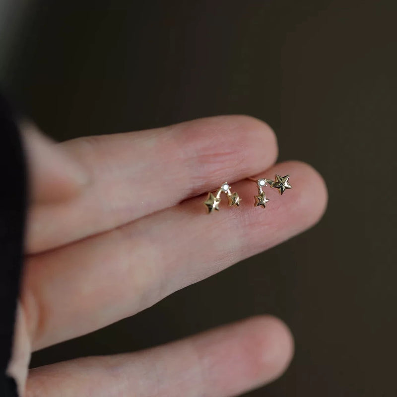 「星が揺れるチェリーデザイン」2連スターピアス