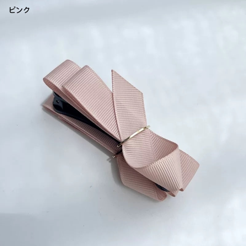 大人かわいい」を日常に。上品リボンで仕上げる、洗練バナナクリップ