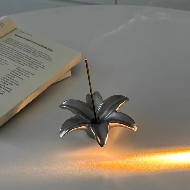 「ゆらぐ香り」ゆりモチーフ陶器お香立て