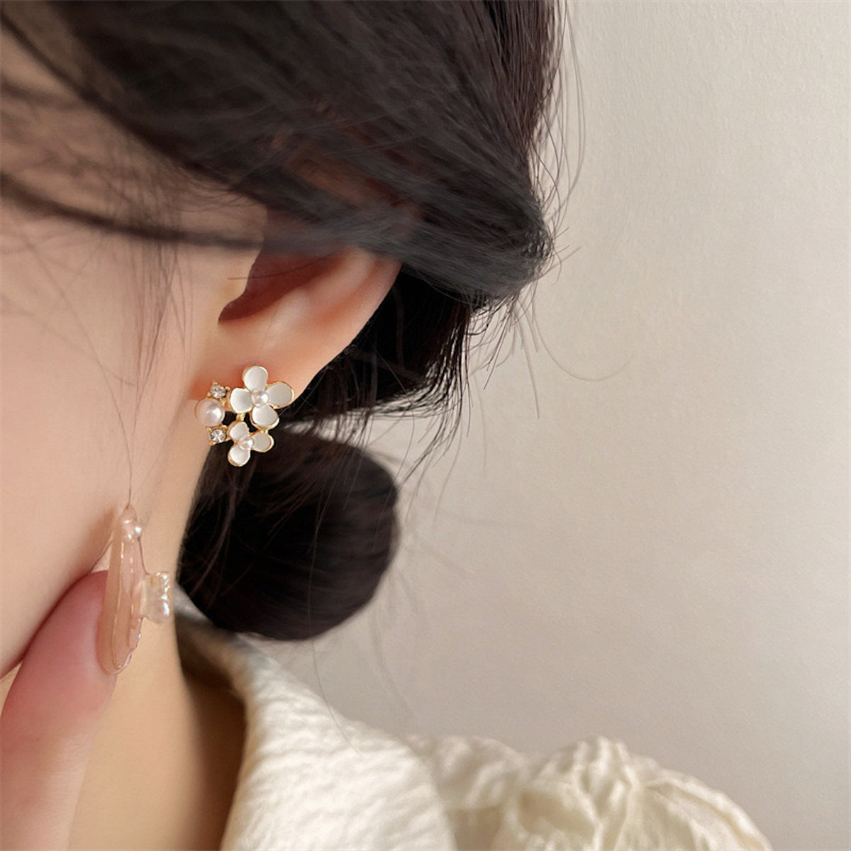 【特割／まとめ割】011P淡水パールV字ピアス、049P左右非対称花ピアス 特割／まとめ割】011P淡水パールV字ピアス、049P左右非対称花ピアス