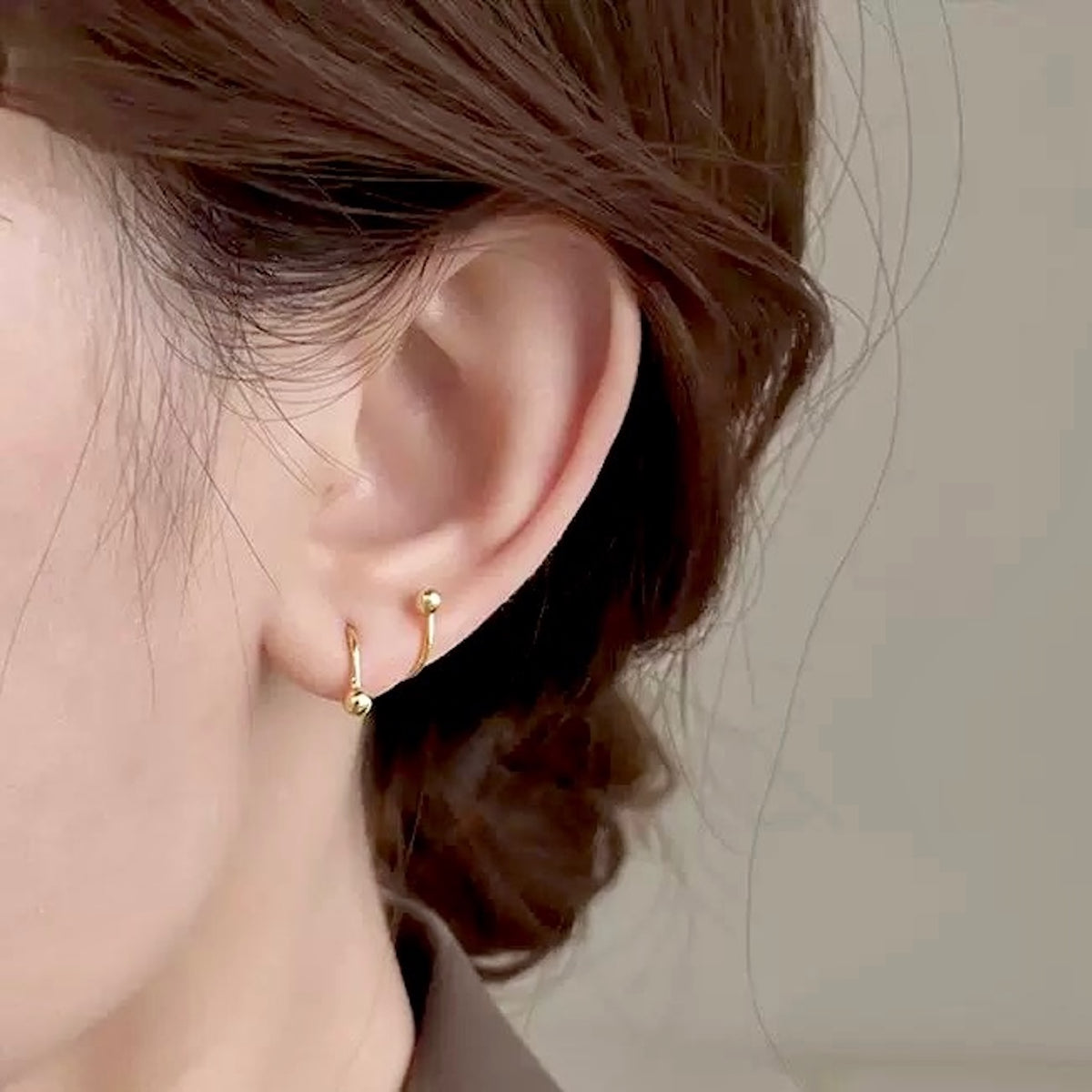 シンプルな美しさ」S型極細ピアス – gaacal