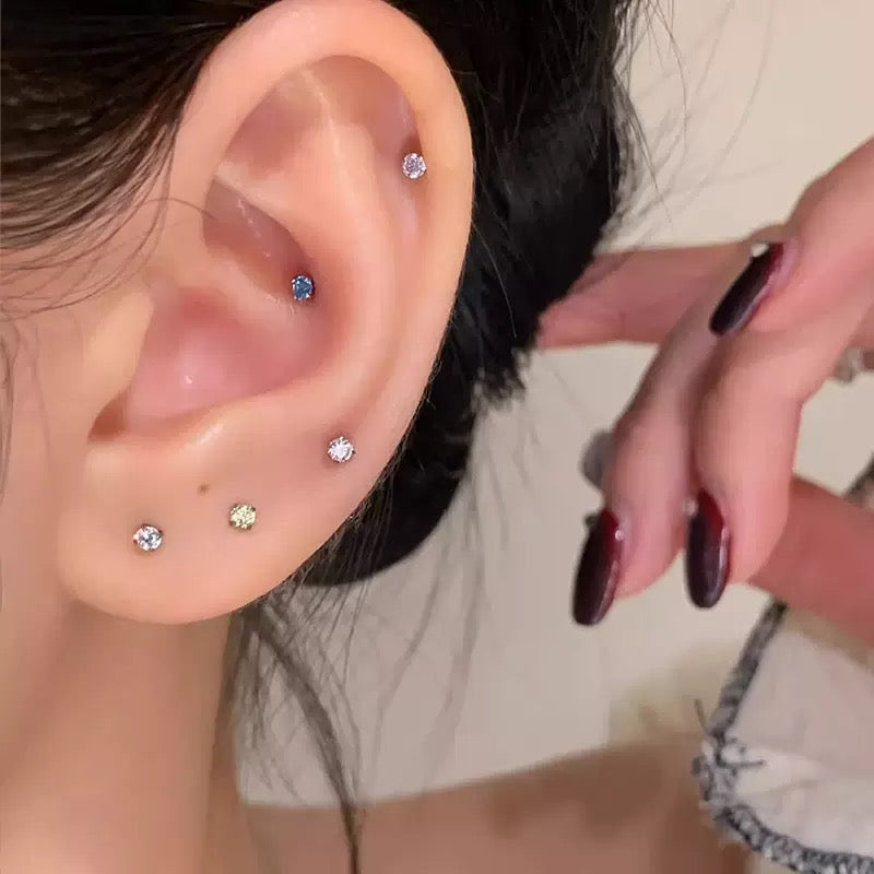 「シンプルで輝く」チタン合金ミニダイヤモンドイヤリング