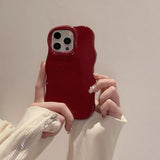 「手になじむ心地よさが、毎日を自由にする」丸みウェーブ iPhoneケース
