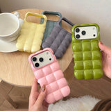 「ぷっくり手になじむ」バブルキルト風 iPhoneケース iPhone17 16 15