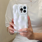 「ころんと手になじむ」パール風ウェーブ iPhoneケース iPhone17 16 15
