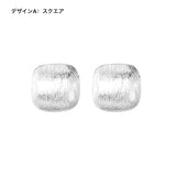 「毎日にそっと寄り添う」マットシルバーのミニピアス