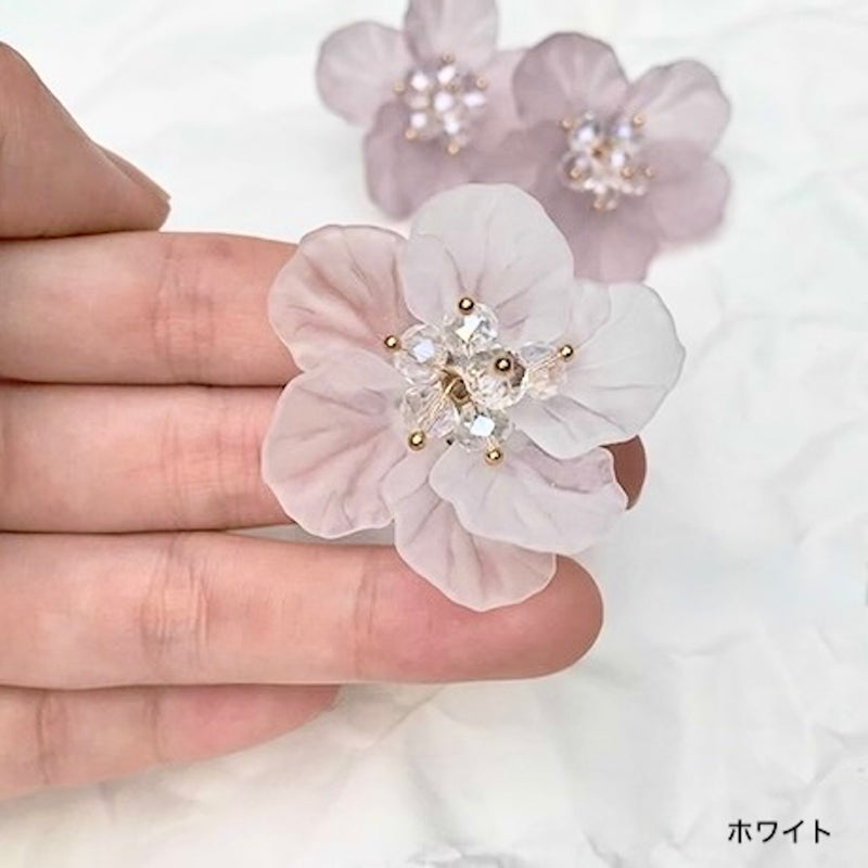 「花びらの余韻」海棠モチーフピアス／イヤリング〈片耳〉
