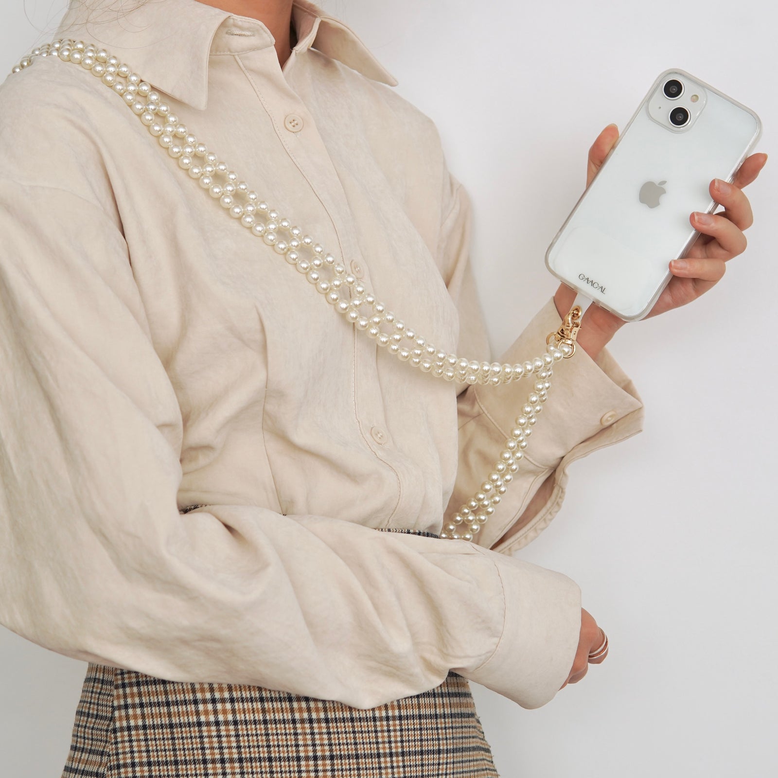 斜めがけパール」淡水パールのスマホショルダー