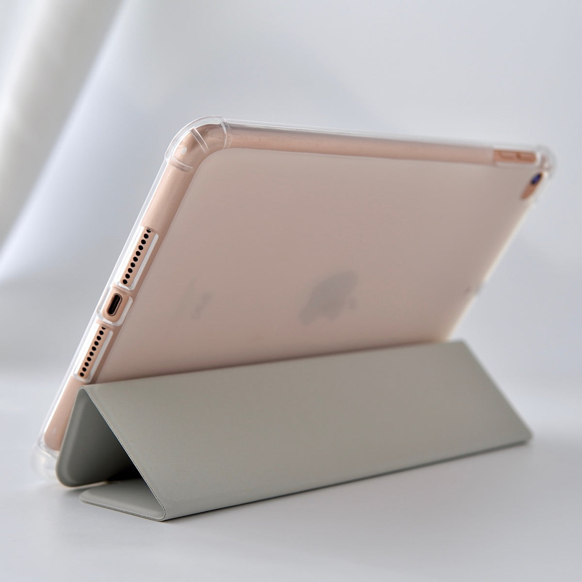 好きな色で持ち歩く」三つ折スタンドカバーシンプルiPadケース