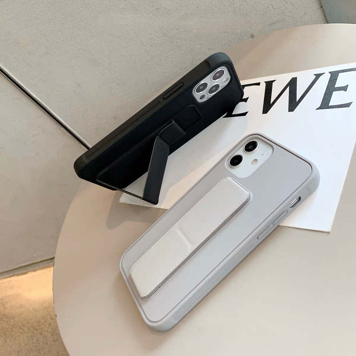 一枚なのに多角的」落下防止 折り畳みスタンド付きiphoneケース – gaacal