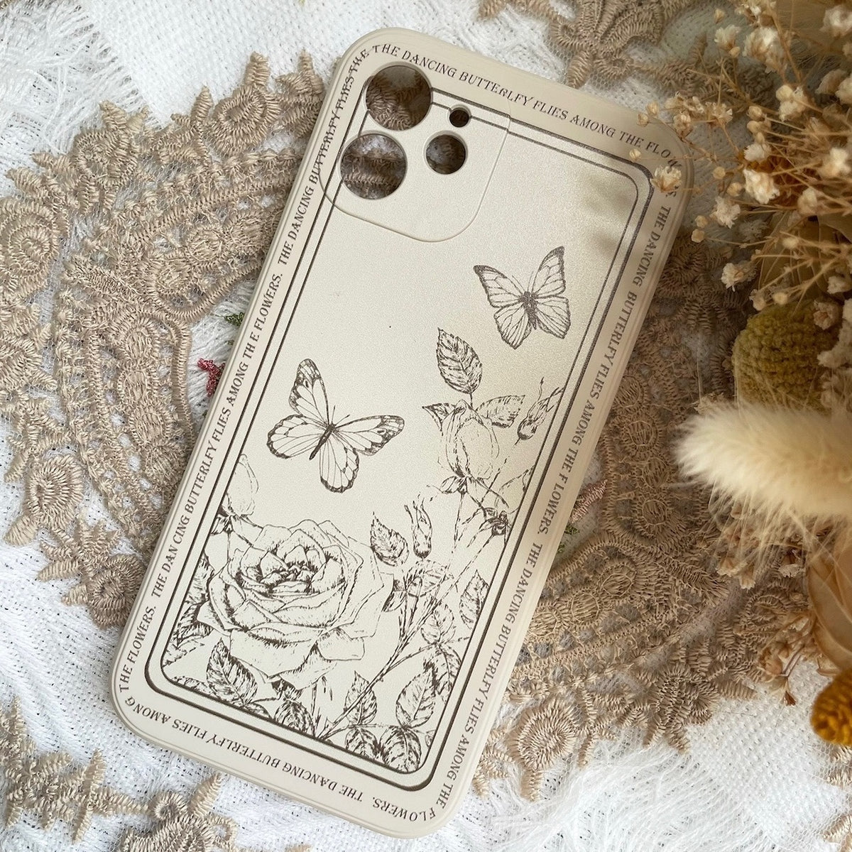 華やぎクラシック」花と蝶々のスマホケース – gaacal