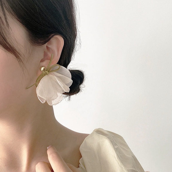 花びらブーケ」ボリュームピアス – gaacal
