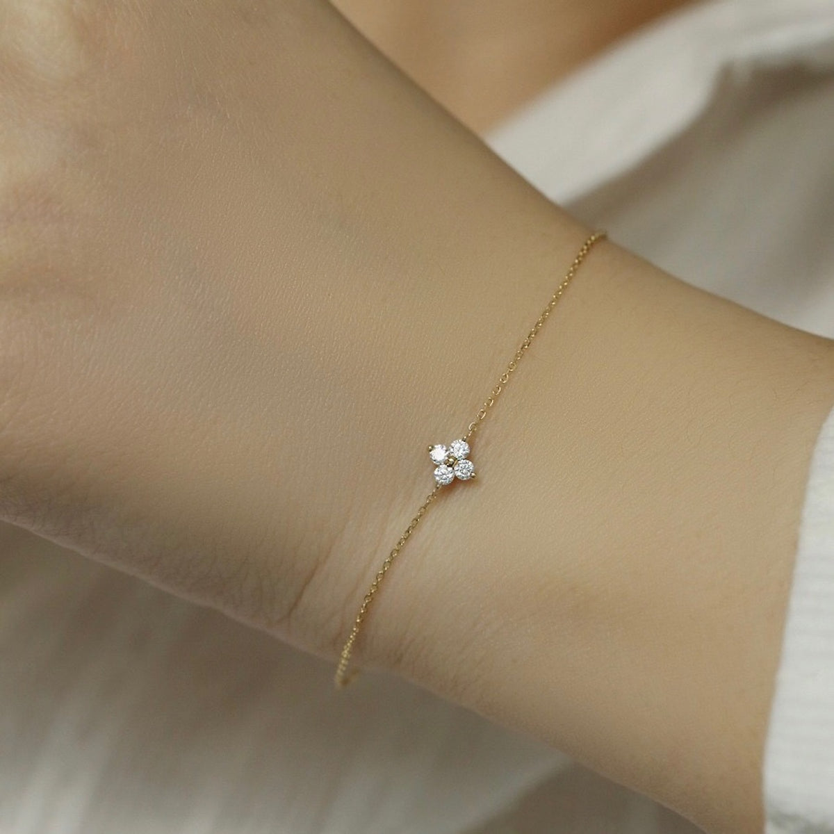 アガット　クローバーダイヤパヴェ　ブレスレット agete k18ダイヤモンドブレスレット パヴェ クローバー agete アガット